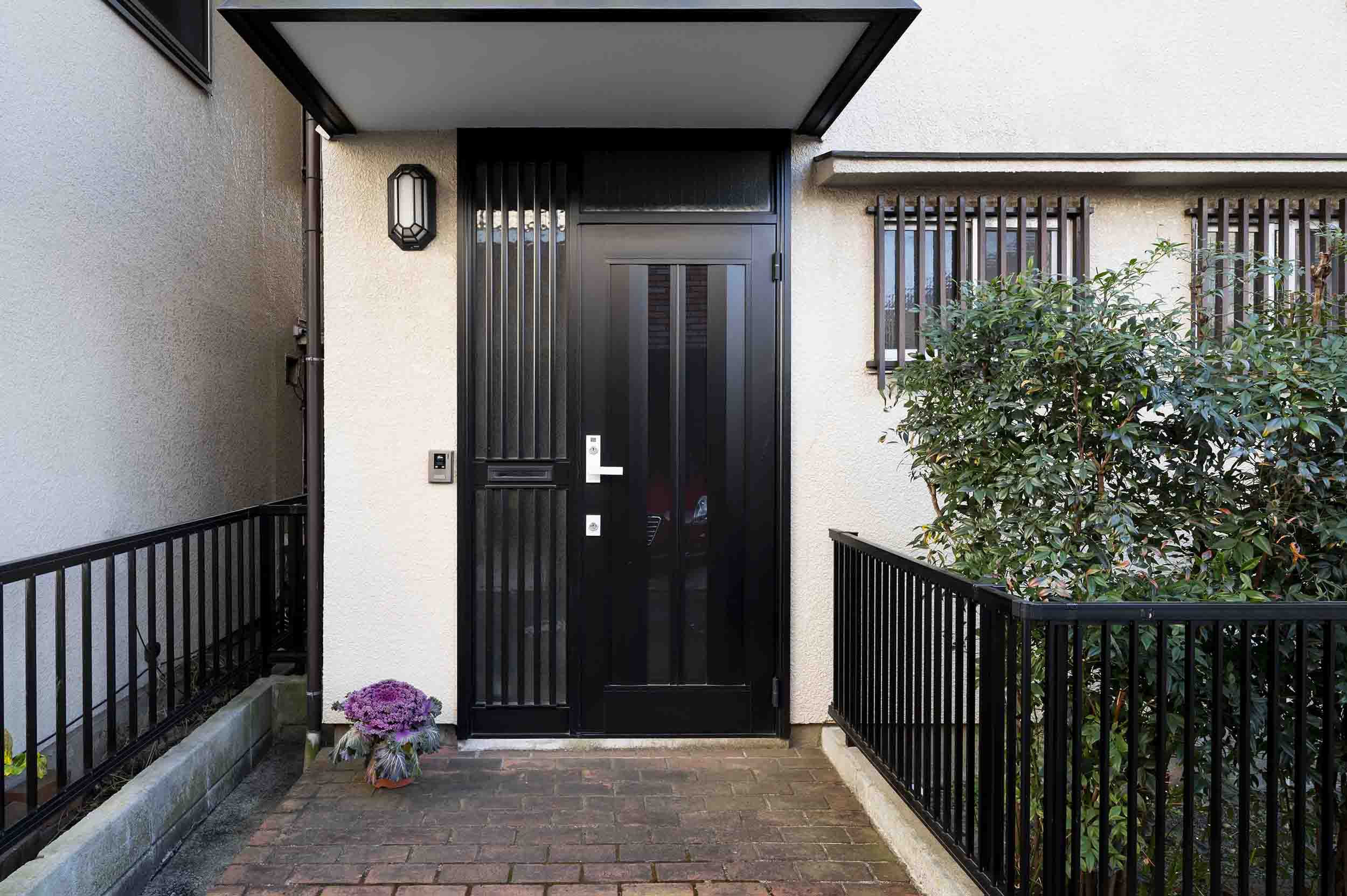 how long does a front door last